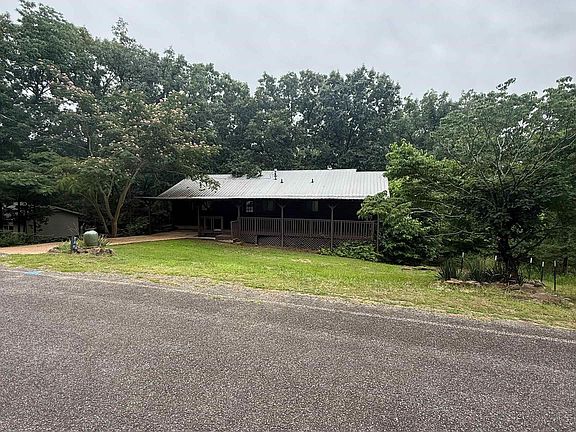 3rd image of 230 Riverview Dr