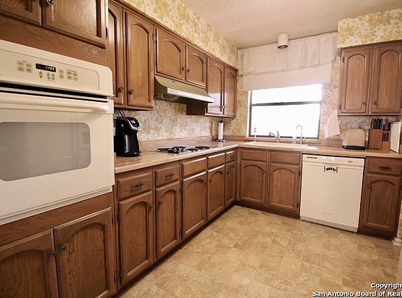 5th image of 15306 Ameswood Dr