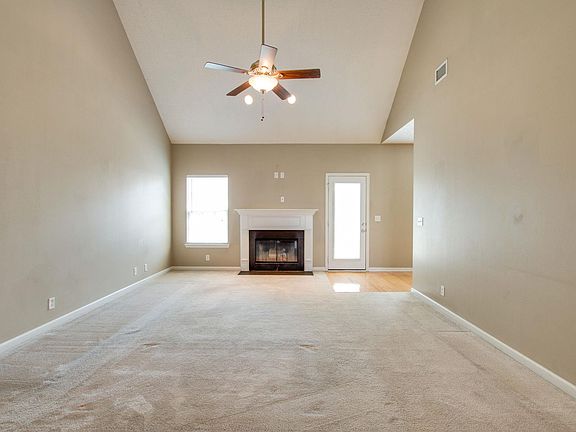 3rd image of 2115 Saint Andrews Dr