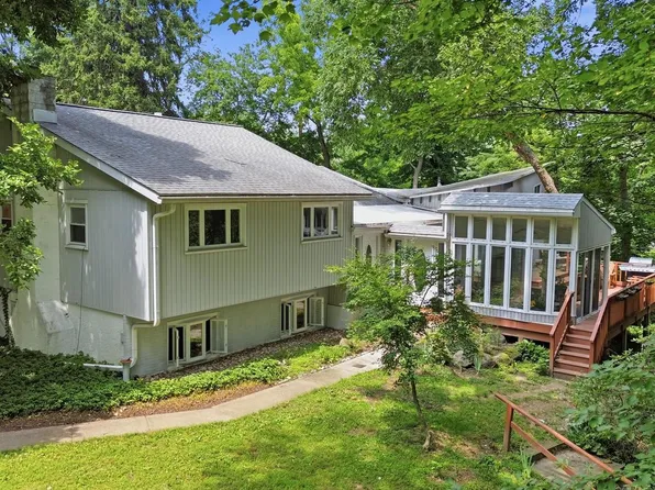 1132 Lindsay Ln, Jenkintown, PA 19046