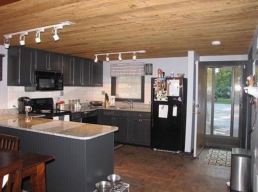 2nd image of 2 Greenwood Village St