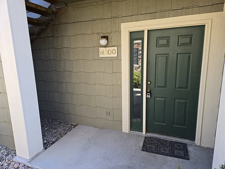 5225 White Willow Dr #M100 — Photo 2