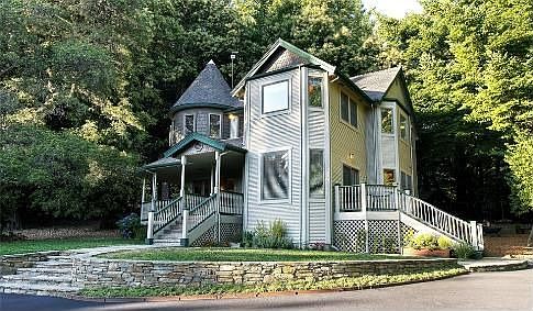 2nd image of 135 Molina Dr