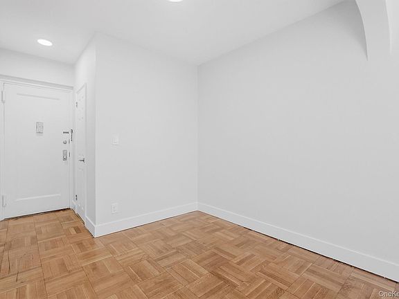 5th image of 220 Pelham Rd APT 2C