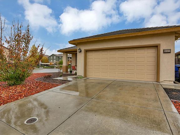 3rd image of 9401 Blue Mountain Way