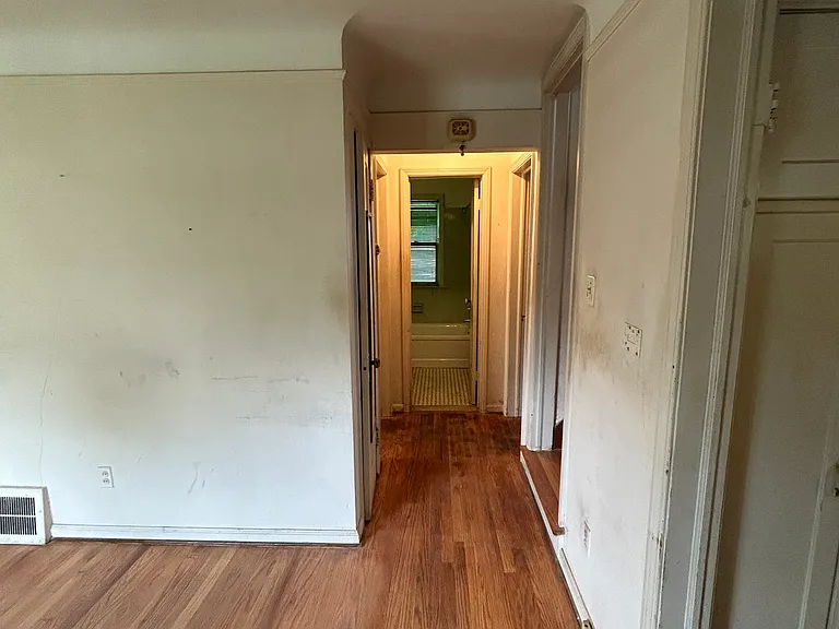 19820 Lyndon St — Photo 11