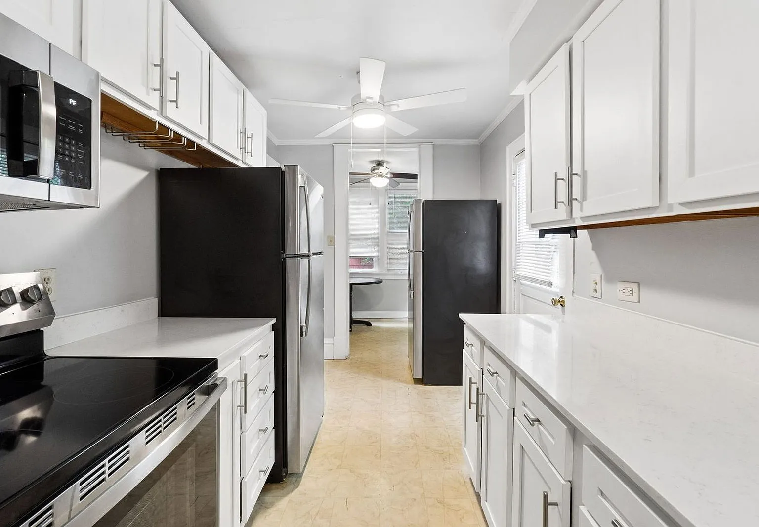 6 bed, 2.0 bath, $4,195 — Photo 2