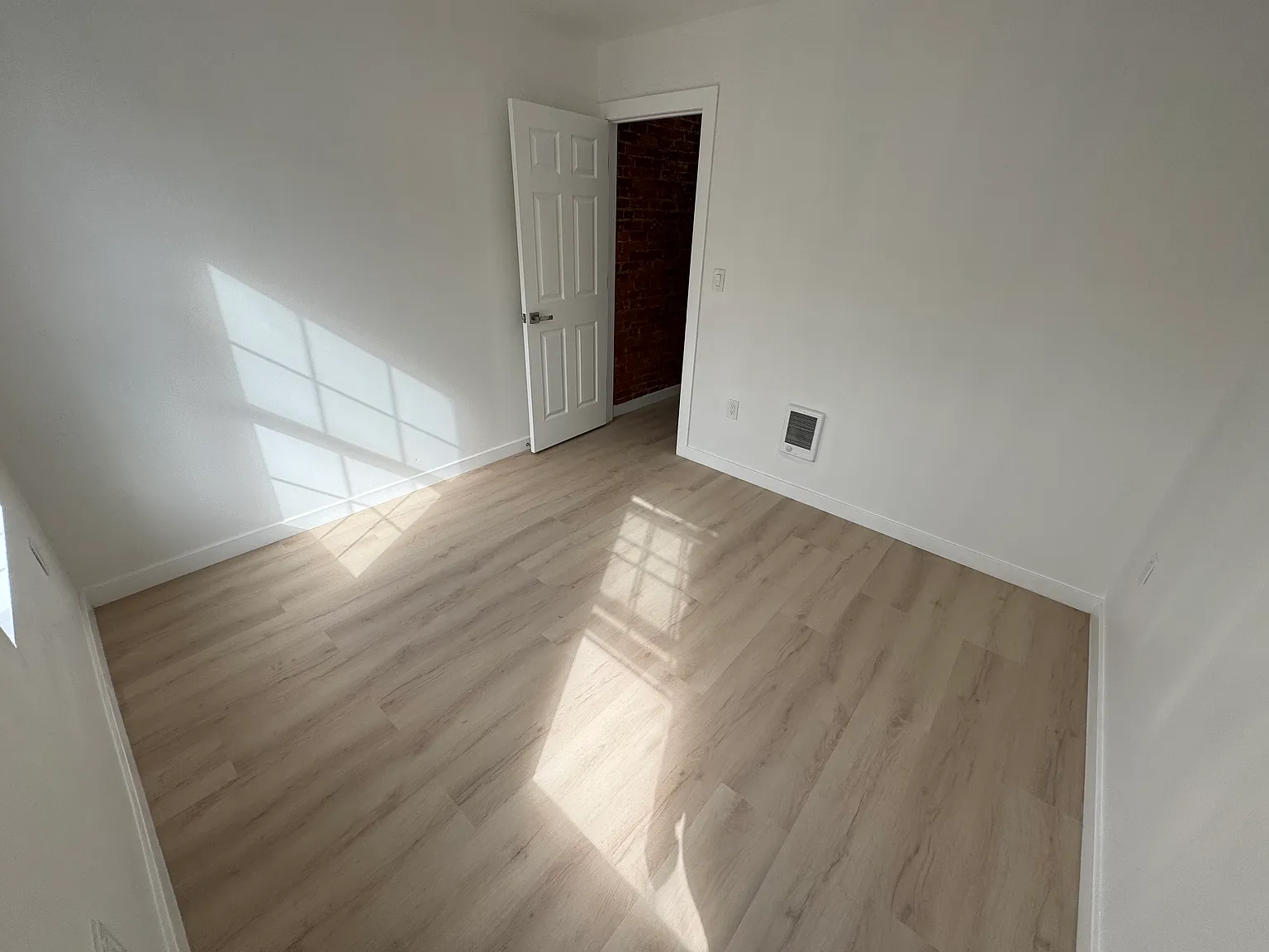 3 bed, 1054 sqft, $1,400 — Photo 3