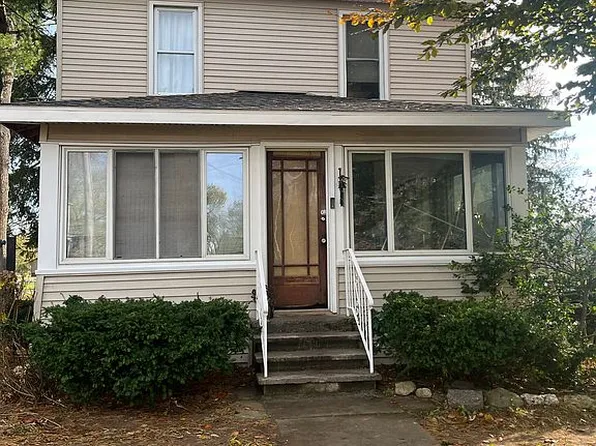 29 Church St, Parish, NY 13131