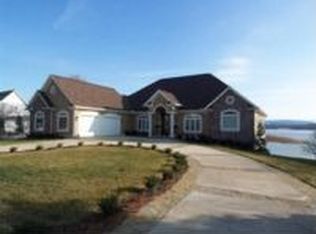 1107 Lake Ridge Dr, Dandridge, TN 37725