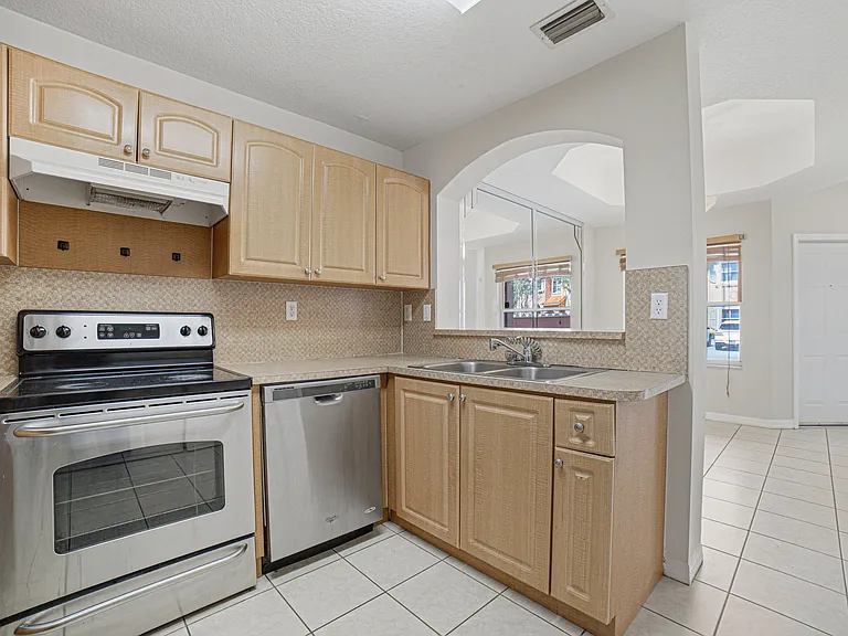 765 SW 107th Ave #2303 — Photo 2
