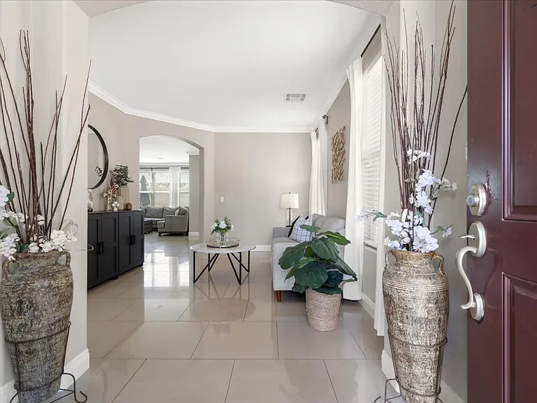 1213 Earth Ct — Photo 4
