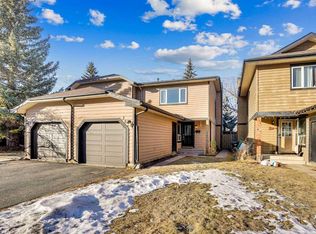 208 S Midpark Gdns SE, Calgary, AB T2X 1N7