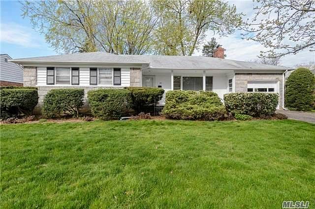 1st image of 743 Kensington Dr
