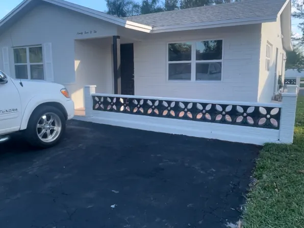 9402 NW 81st Ct, Tamarac, FL 33321