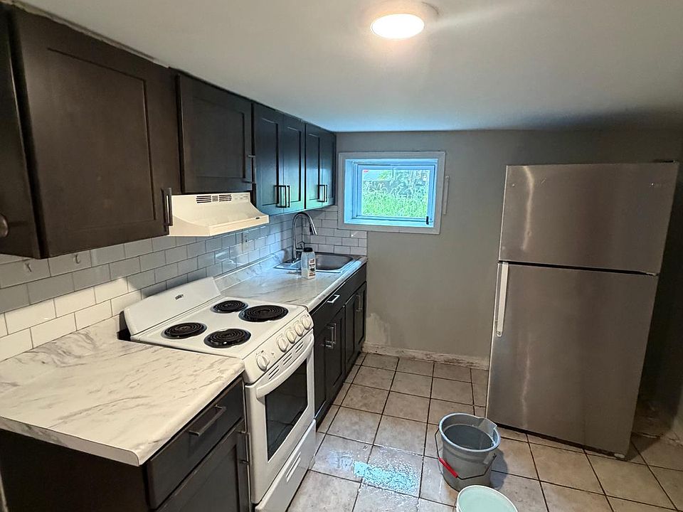 1st image of 240 S 5th St APT 1