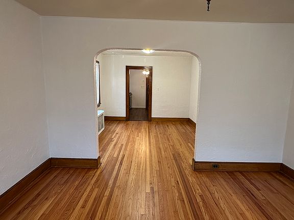 CEILING FANS THROUGHOUT!