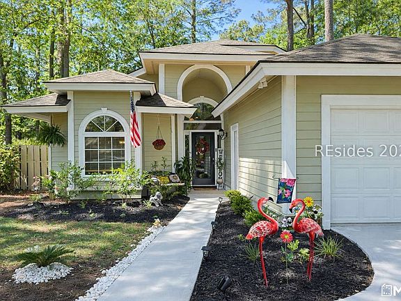2nd image of 50 Pipers Pond Rd