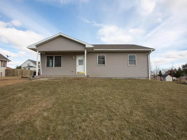 614 South Lincoln St, Cuba City, WI 53807
