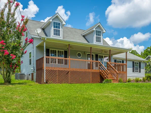 380 Lookout Cir, Trenton, GA 30752