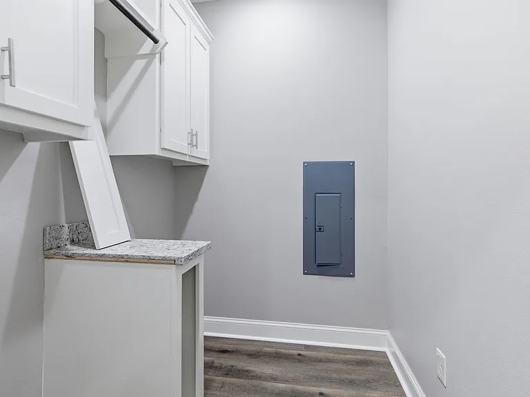 309 S Lyles St — Photo 6