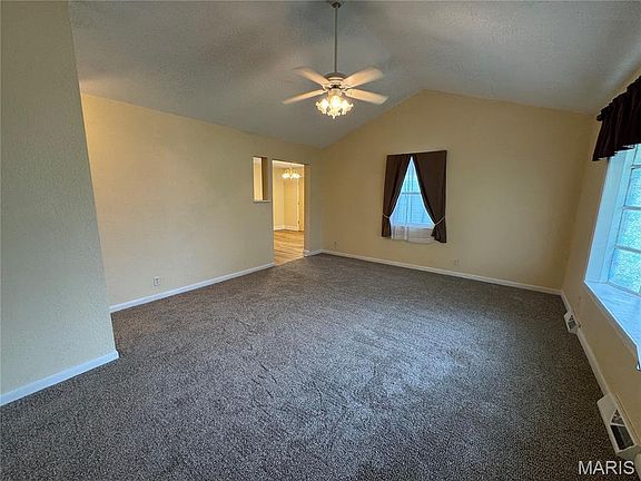 4th image of 1334 Shelby Ave