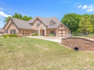 7103 Bluebird Ct, Owasso, OK 74055
