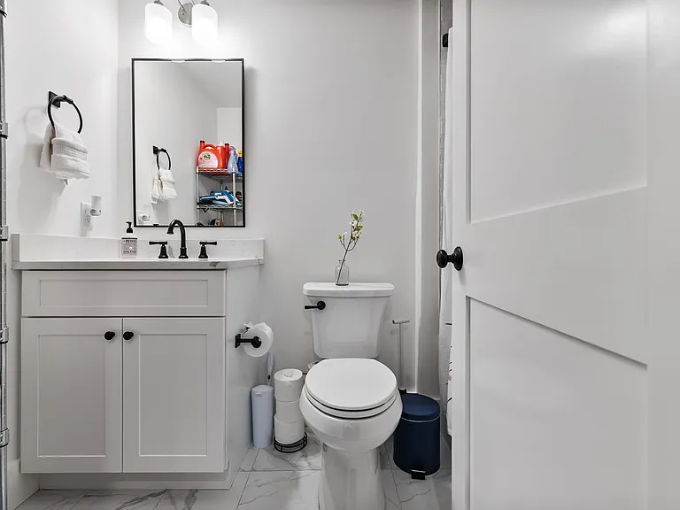 223 Saratoga St #202 — Photo 14