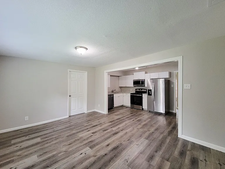 5606 Willow Glen Dr — Photo 11
