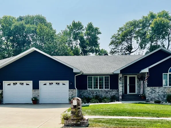 1608 10th Ave NE, Watertown, SD 57201