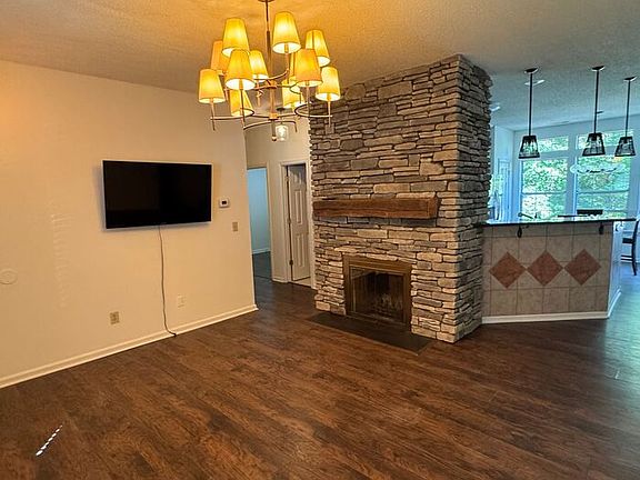 3rd image of 12326 Agate Ln