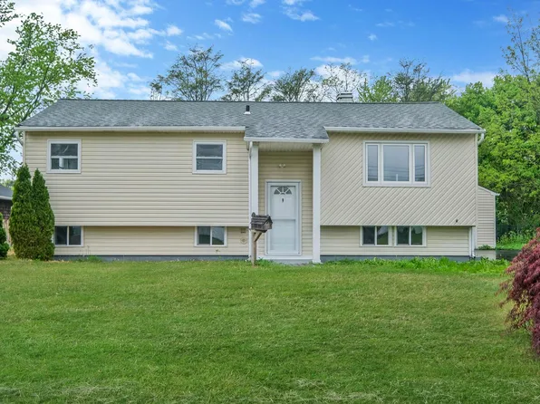 2812 Kane Avenue, Medford, NY 11763