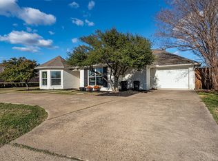300 Rash Ln, Terrell, TX 75160