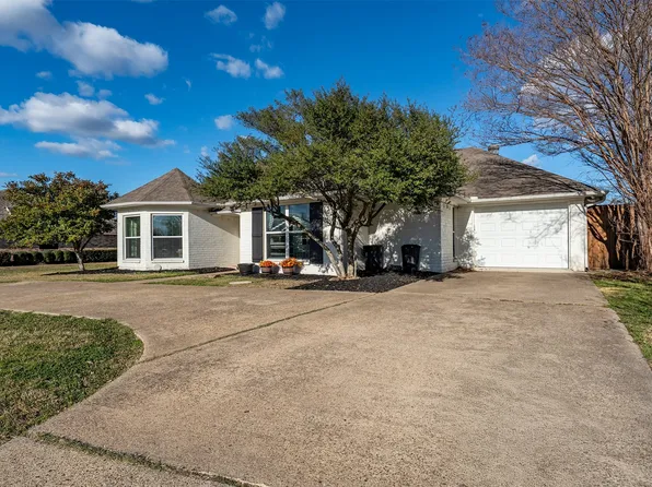 300 Rash Ln, Terrell, TX 75160