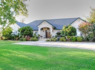 299 N Williams Trl, Kerrville, TX 78028