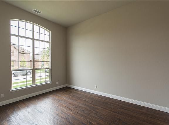 5th image of 3355 Meadowside Dr