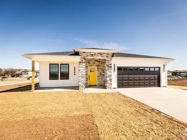 2449 Harrier Dr, Junction City, KS 66441