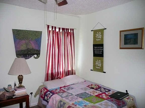 5th image of 403 Collins Dr