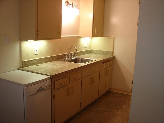 3rd image of 57 Ross Ave APT 6