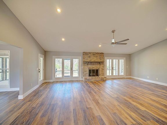 5th image of 619 Amberjack Dr