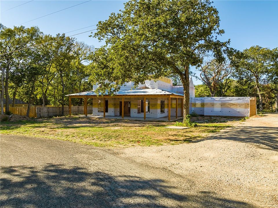 1st image of 100 Hidden Oaks Dr