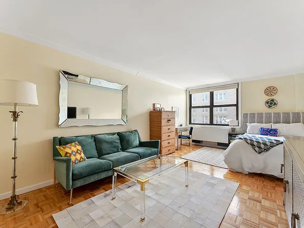 130 E 18th St APT 10R, Manhattan, NY 10003