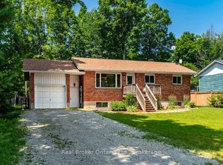 16 Mundy Ave, Tiny, ON L9M0B5
