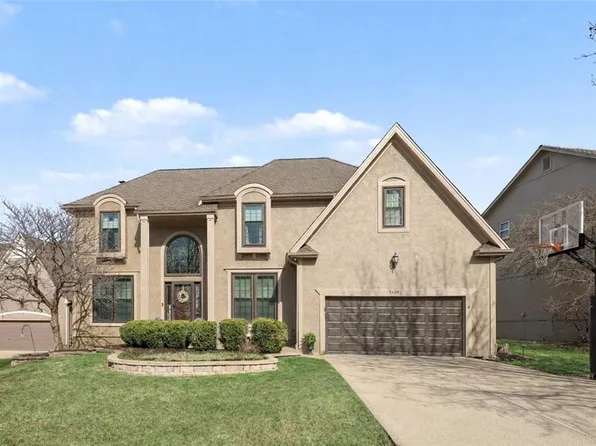 5420 W 132nd Ter, Overland Park, KS 66209