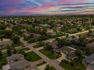 805 97th Ave N, Naples, FL 34108