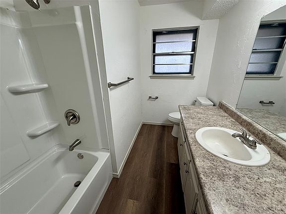 4th image of 1109 SW 77th Pl