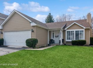 608 Hampton Cir, Elgin, IL 60120