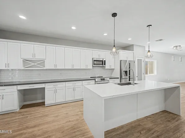 533 W HARWELL Road, Phoenix, AZ 85041