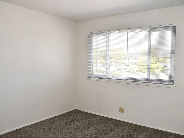 522 E Collins Ave — Photo 41