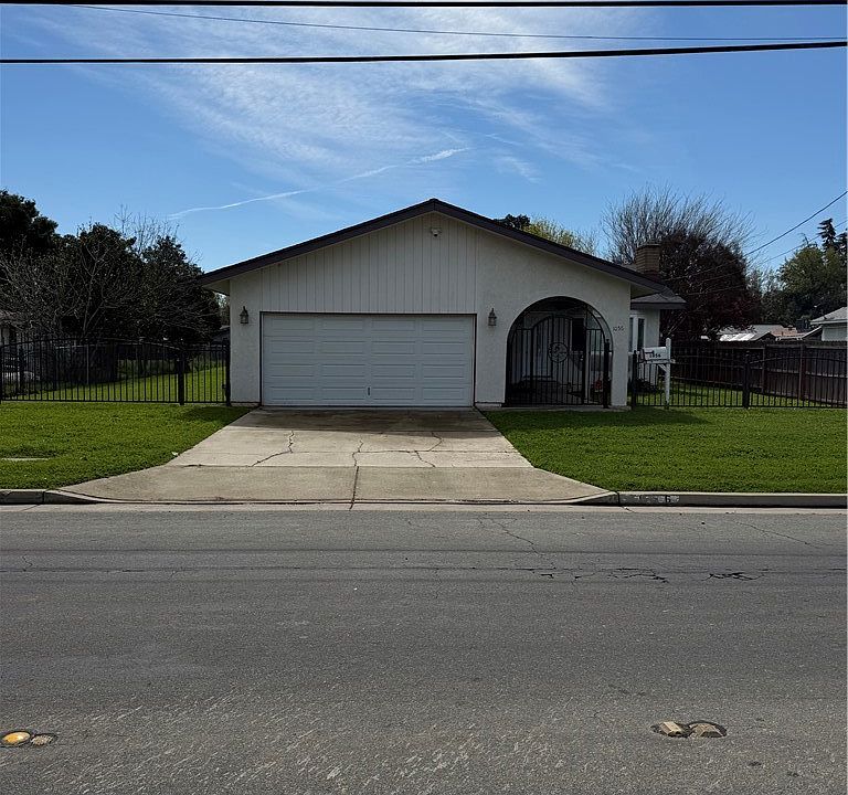 1st image of 1056 E Alexander Ave